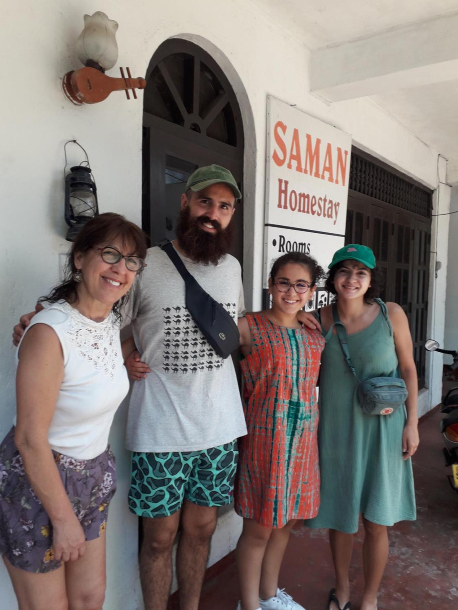 Saman Homestay Тангале Екстериор снимка