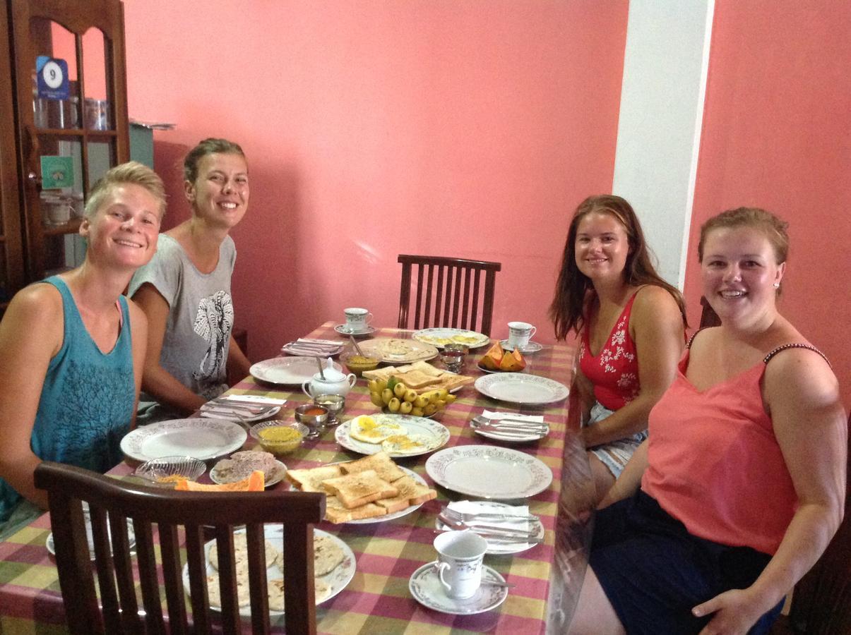 Saman Homestay Тангале Екстериор снимка